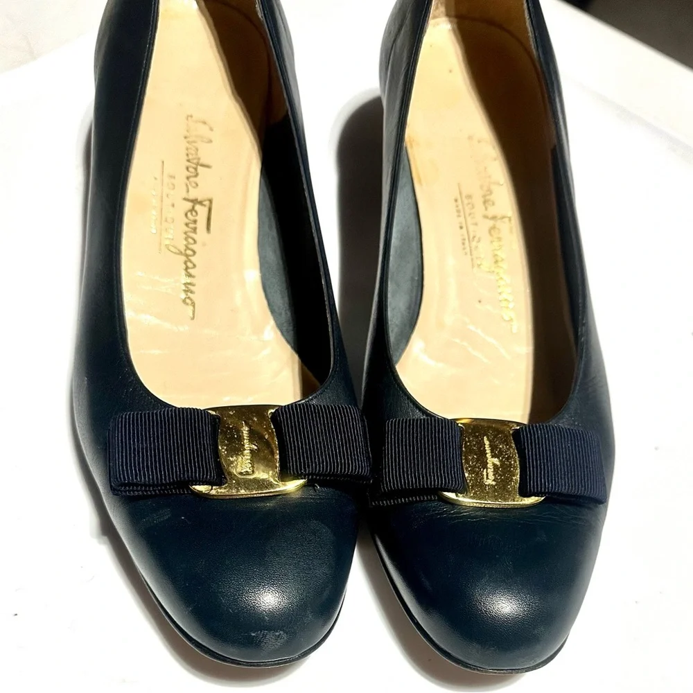 Salvatore Ferragamo Women's Navy Leather Loafers size 10B - Picture 3 of 11